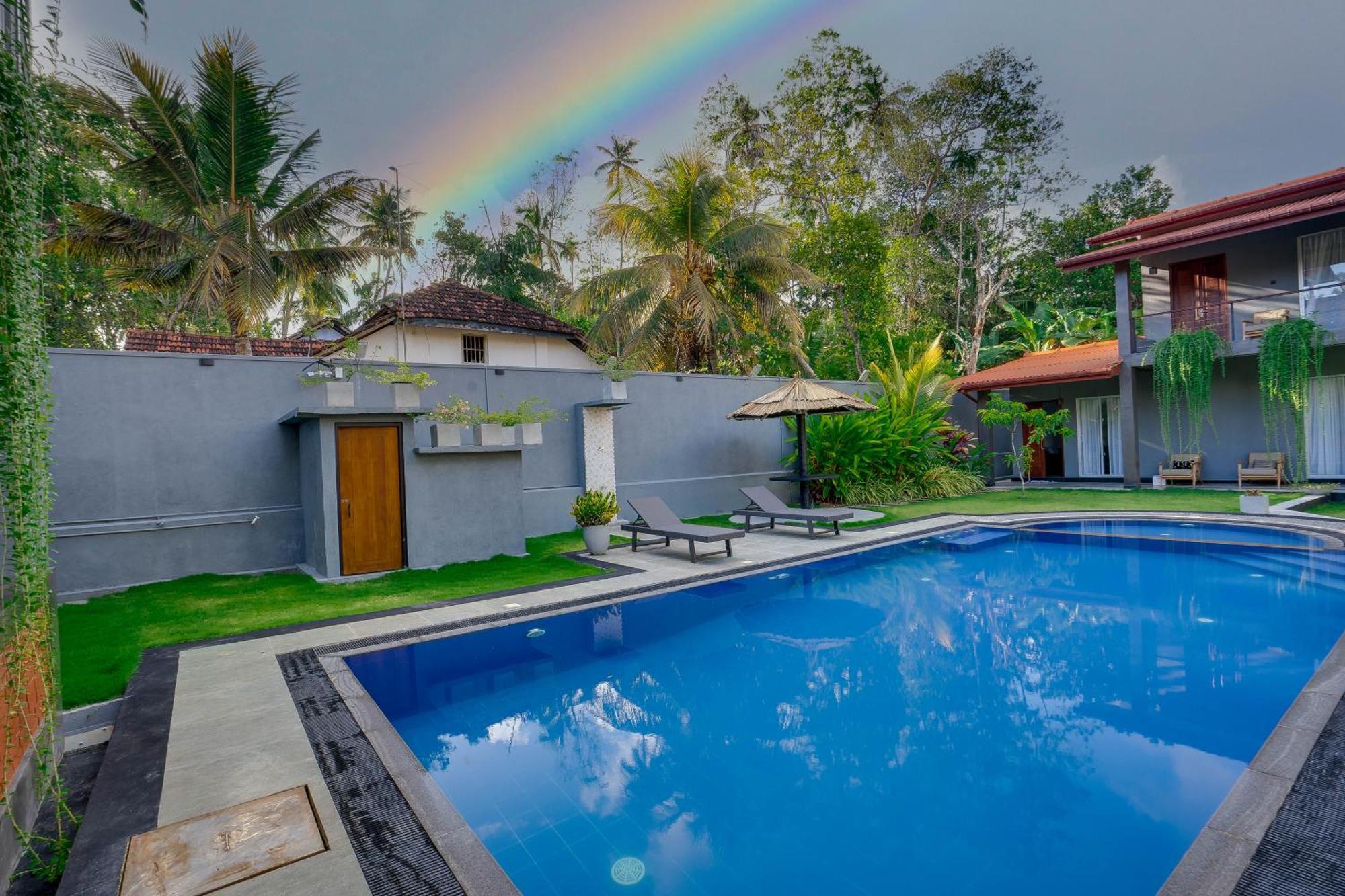 Hasthri Boutique Red Chalet In Ahangama With Pool Near Beach Экстерьер фото