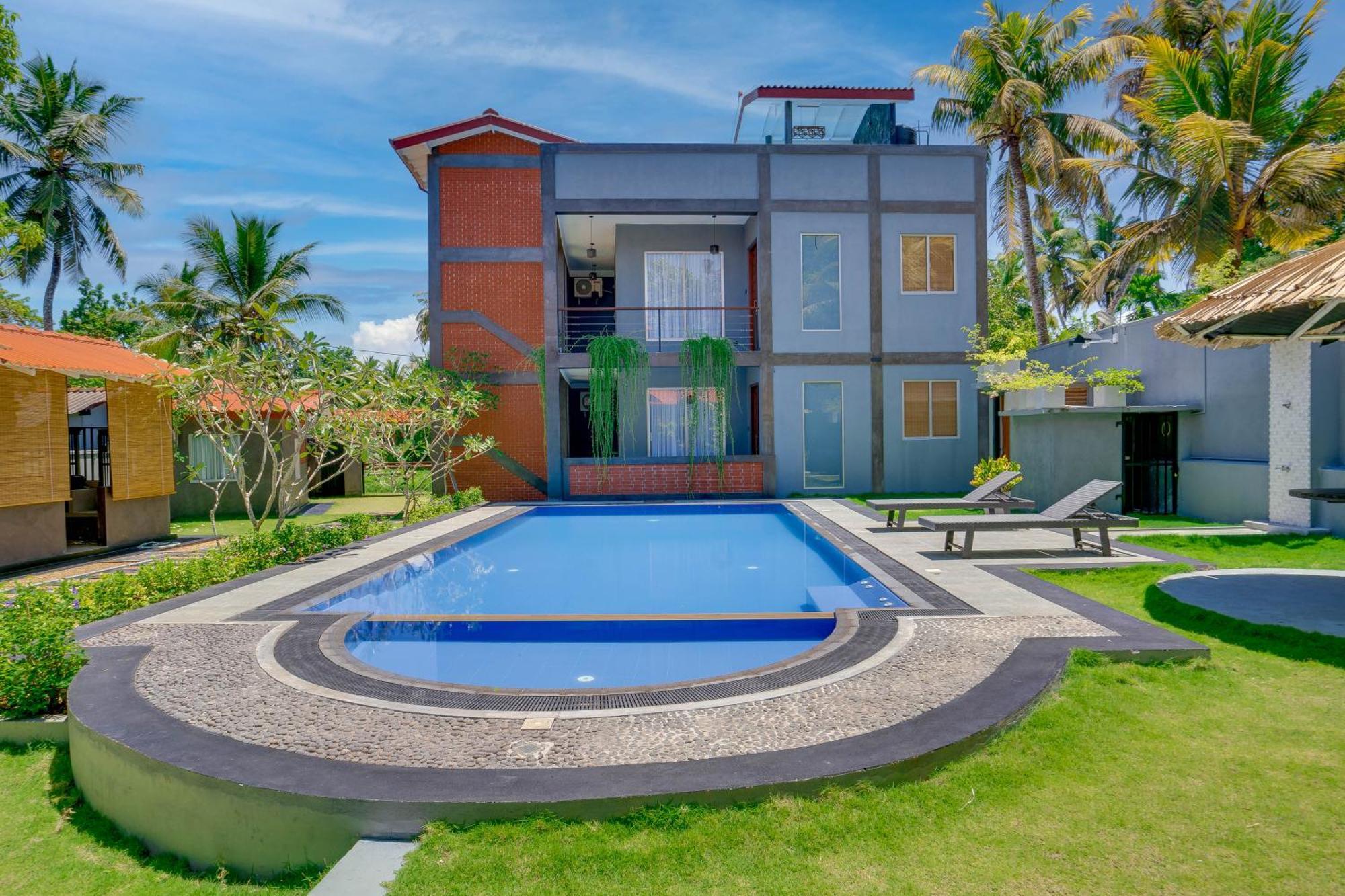 Hasthri Boutique Red Chalet In Ahangama With Pool Near Beach Экстерьер фото