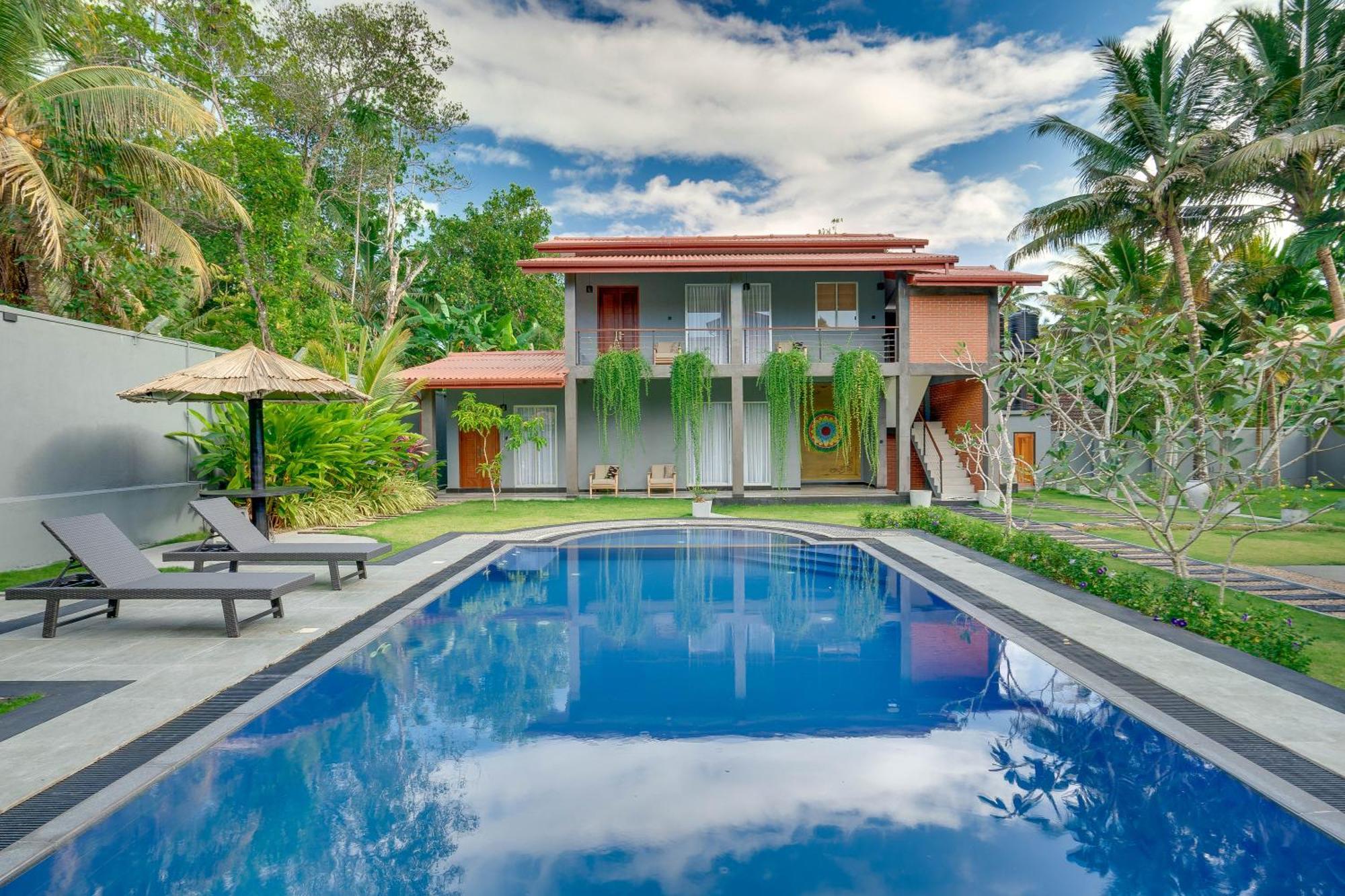 Hasthri Boutique Red Chalet In Ahangama With Pool Near Beach Экстерьер фото