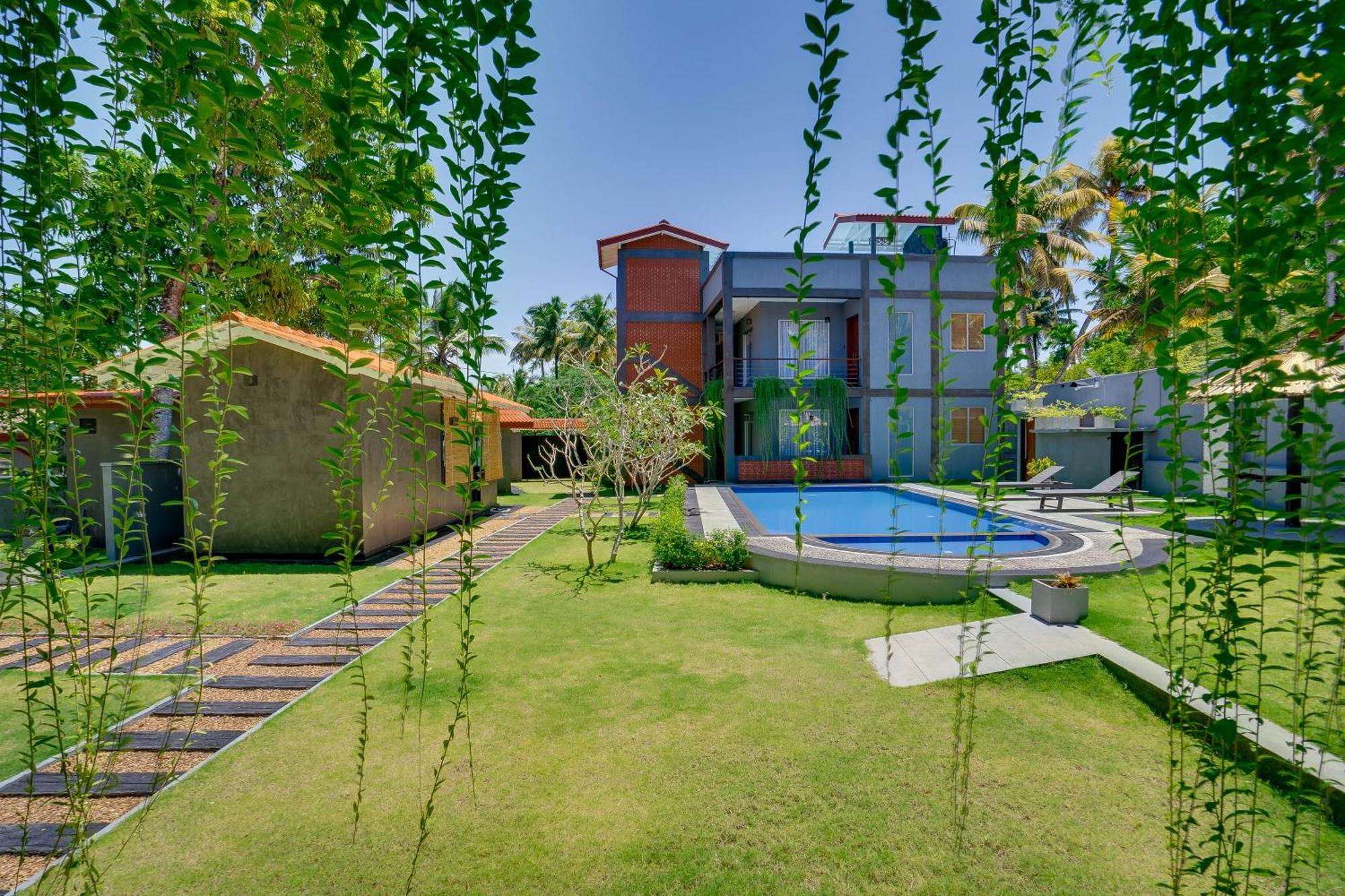 Hasthri Boutique Red Chalet In Ahangama With Pool Near Beach Экстерьер фото